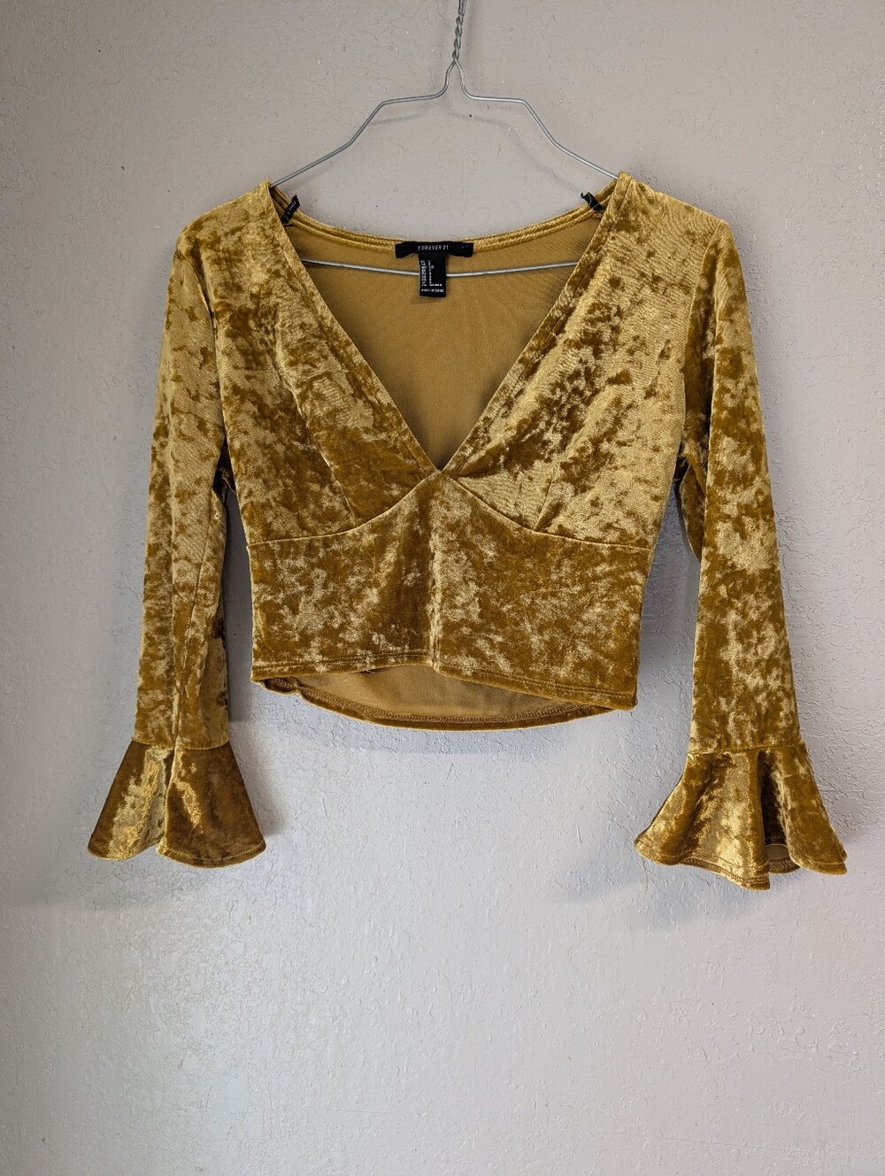 Forever 21 Gold Velvet V-Neck Bell Sleeve Crop Top M Festival Whimsy Fairy Boho